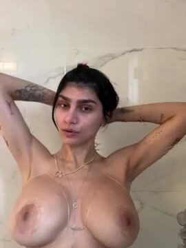 Mia Khalifa – Live Shower & nude oiling up OnlyFans leak